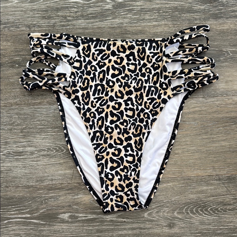 Medium NWOT Leopard Print High-Waisted Bikini Bottom
